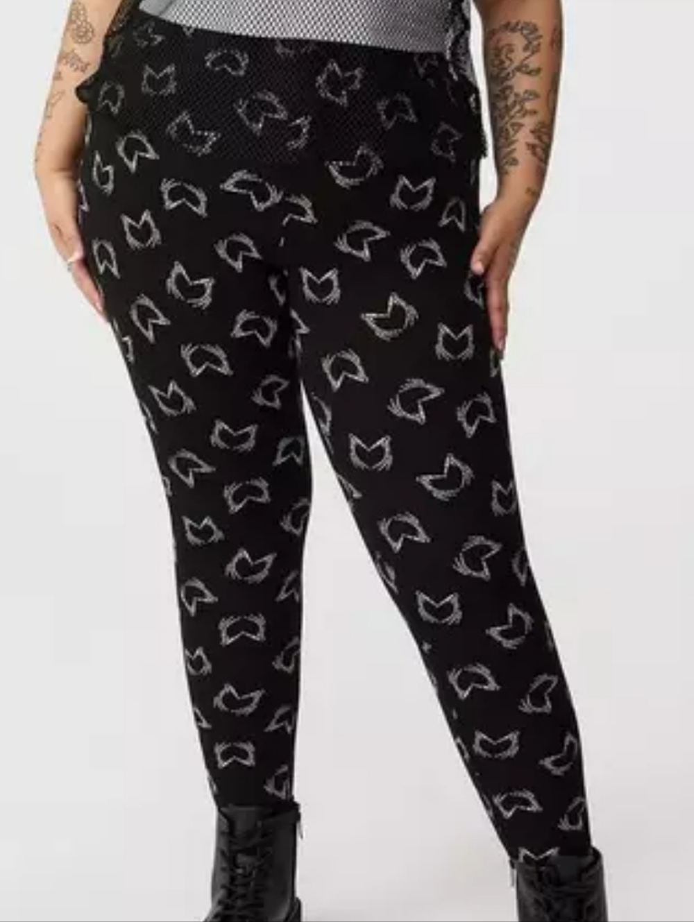 Torrid Full Length Leggings Spooky Love Skeleton Hands Size 3